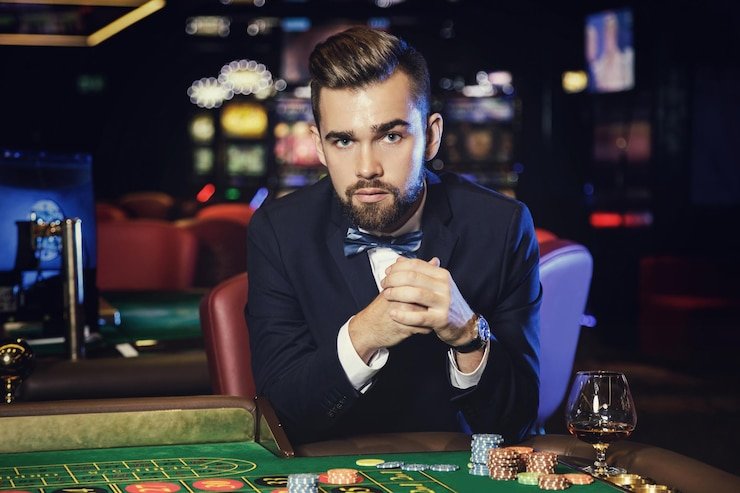 Mobile user reviewing high roller account and game information in the Philippines